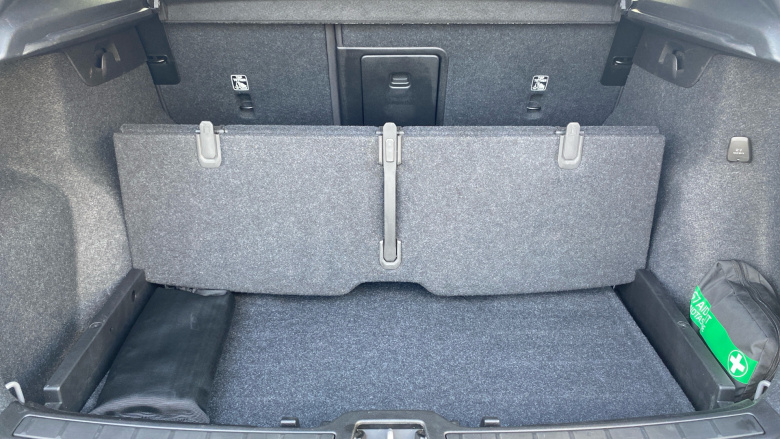 Volvo XC40 2.0 B3P Plus Dark 5dr Auto Petrol Estate